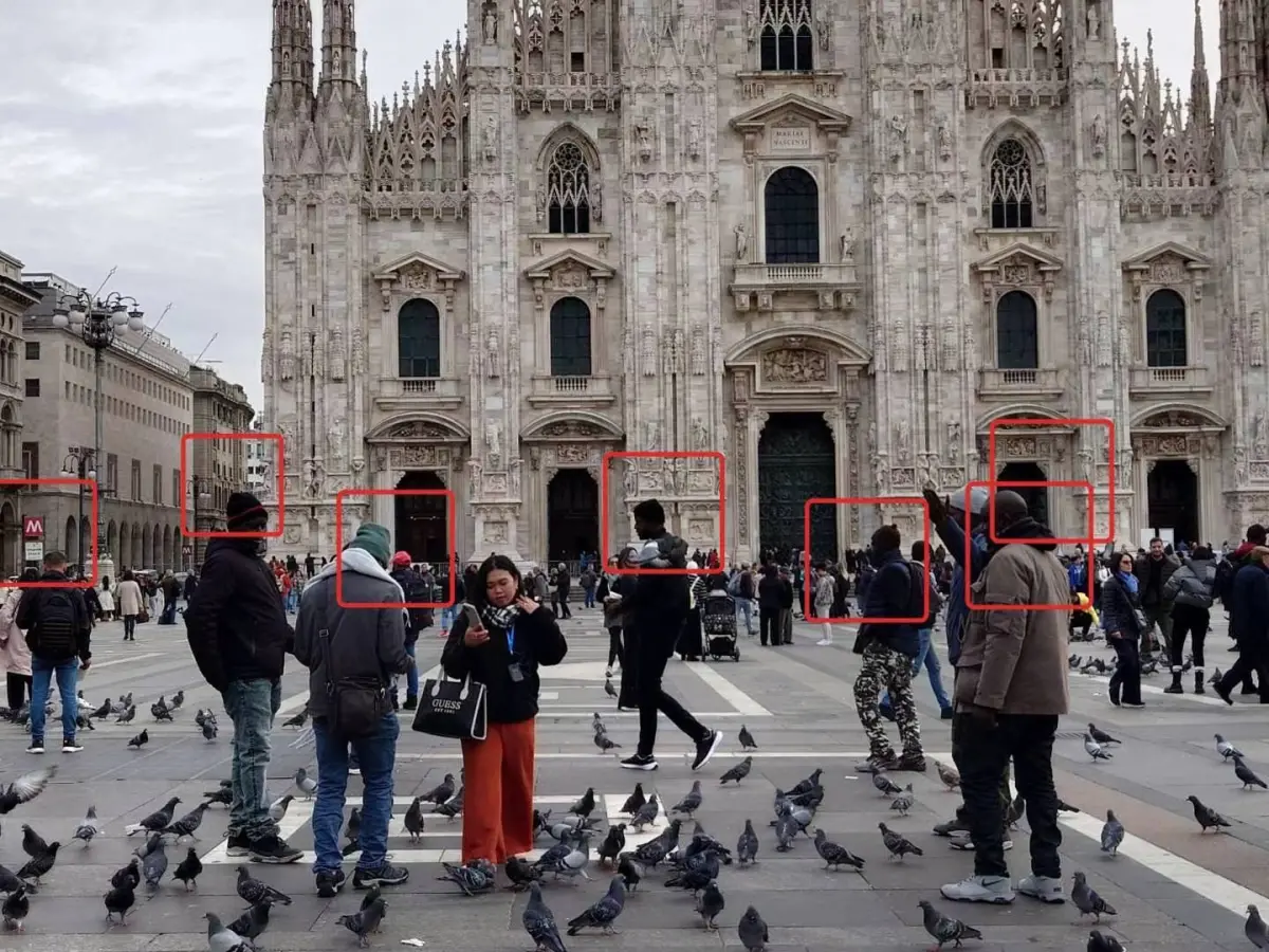 ▲金龍旅遊協理修雪蘋提醒，除了小心搶劫與盜竊，還有「拍照陷阱」，不論是看到漂亮的鴿子或是貓狗都不要隨意亂拍，當心被收費。紅框內的為扒手與「鴿子黨」。（圖／修雪蘋提供）