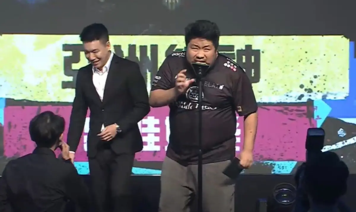 ▲「星光電競大賞」昨日晚間舉辦，不過頒發到「娛樂效果獎」時，卻引發統神和 Toyz 的衝突。（圖／翻攝中華民國電子競技運動協會YT）