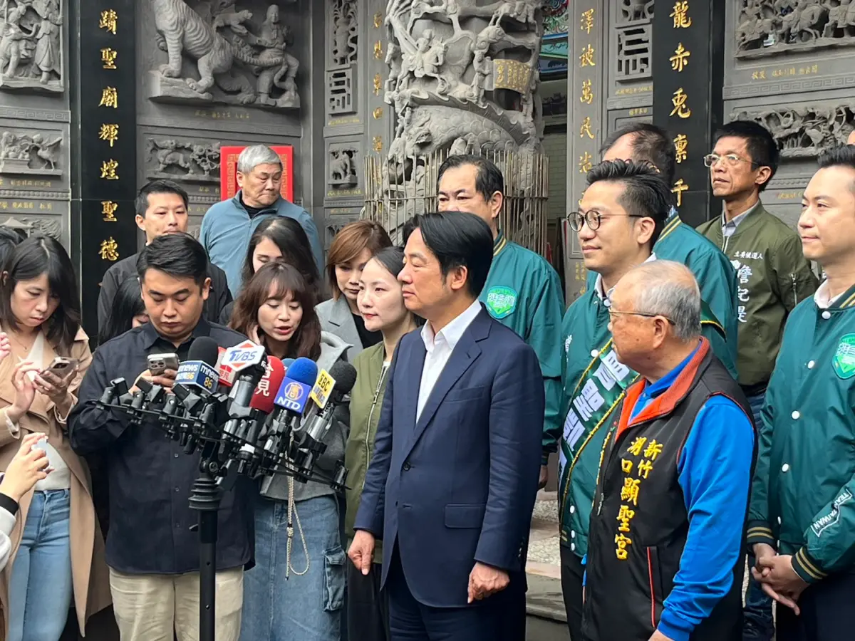 ▲賴清德上午赴溪南湖口顯聖宮參香，並接受媒體訪問。（圖／賴競辦提供）