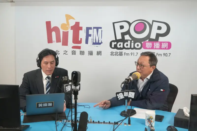 ▲姚立明接受POP Radio《POP撞新聞》主持人黃暐瀚專訪。（圖／《POP撞新聞》提供）