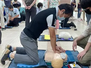 嘉義全縣在268處裝設331台AED並培訓CPR認證即時搶救生命

