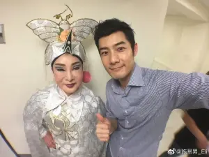 歌仔戲天王母跌跤猝逝!施易男失親6年淚崩 鼻酸吐生前互動
