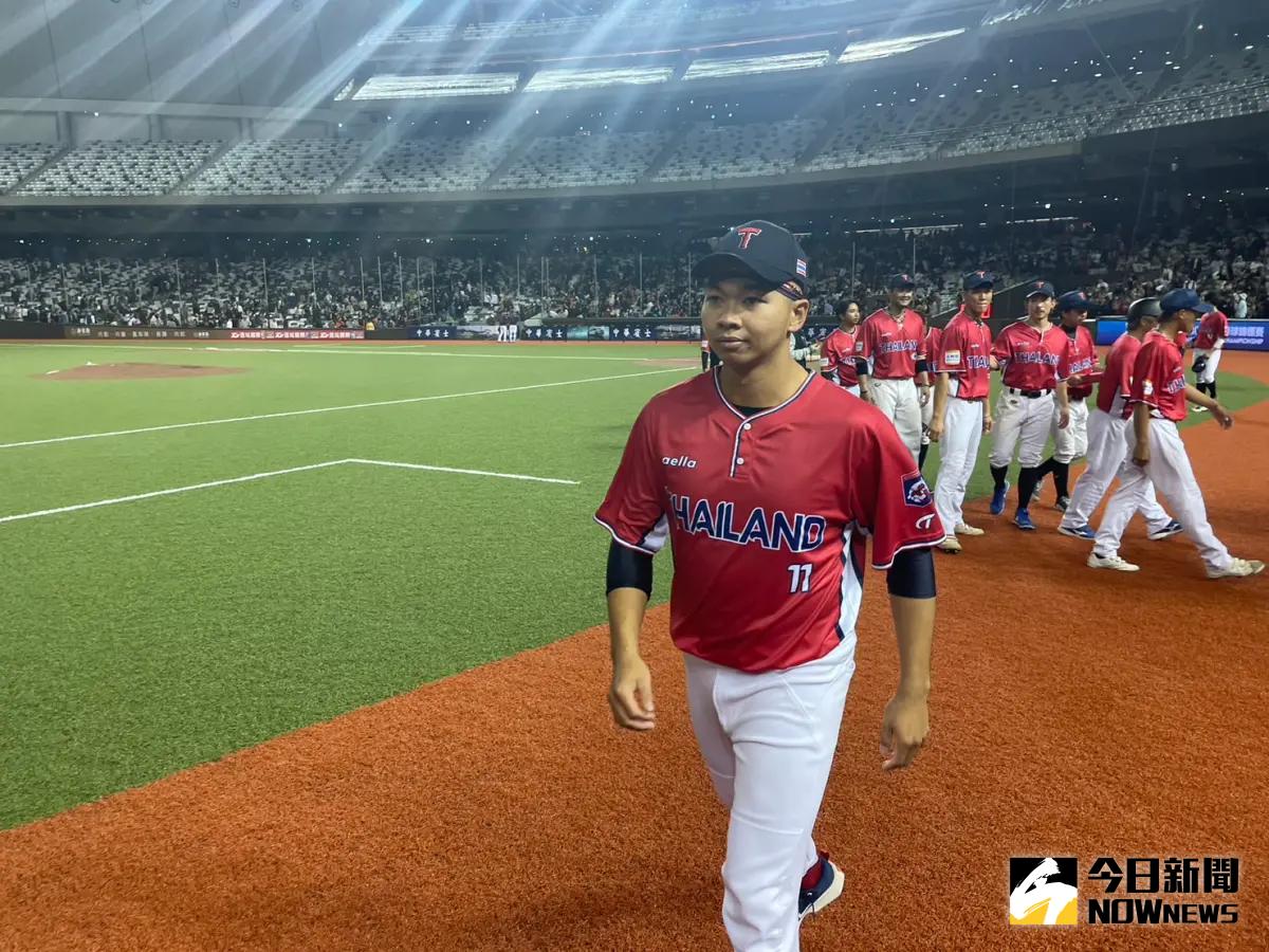 ▲2023年亞錦賽B組賽事，泰國隊今晚在大巨蛋出戰日本隊，台灣、泰國混血的林國樑先發。（圖／吳政紘攝）