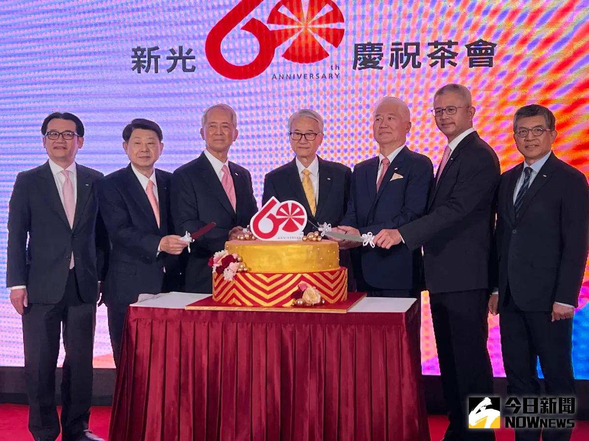 ▲新壽財務改善計畫遭金管會打回票，新光金今（15）日召開董事會，最後通過擬辦金控現增新台幣125億元，但知情人士表示，大股東吳東進認為還不夠，應一次增足至270億至280億元。（圖／記者顏真真攝）