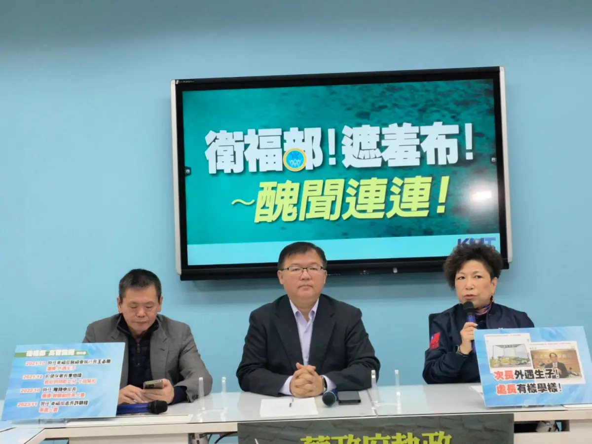 ▲國民黨立委葉毓蘭（右一）認為，只要能達成政黨輪替都是可行的。（圖／國民黨提供）