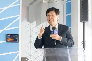 ▲鴻海董事長劉揚偉表示，在高雄的布局將聚焦在集團三大平台的技術研發，包括智慧城市、智慧製造、智慧EV平台。（圖／鴻海提供）