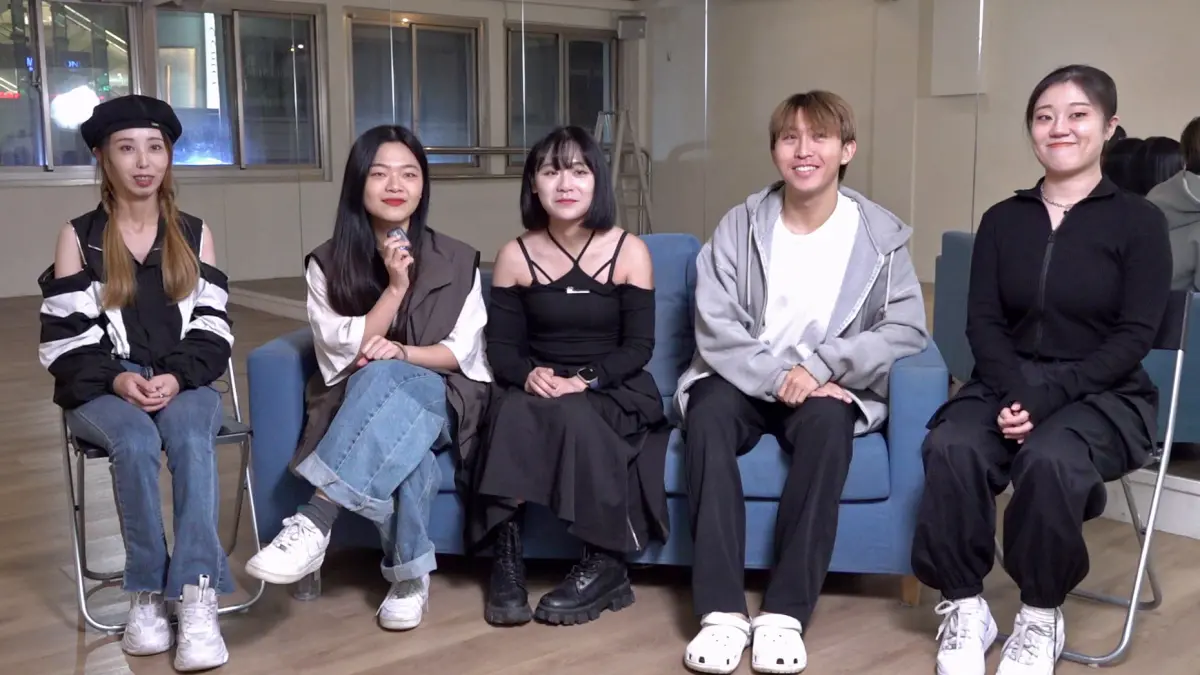 ▲至今成立11年的Cover舞團DAZZLING，曾獲得和南韓團體SHINee的同台機會，由左起分別為成員小基、雅嵐、笑笑、啊程、秀蓁。（圖／記者康仲誠攝）