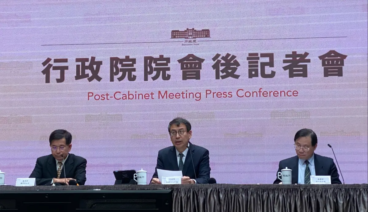 ▲行政院會今日拍板通過「住宅燃氣器具節能產品補助措施」，凡明年起至4月底，購買效能一級或二級瓦斯爐或熱水器最高可補助3千元。（圖／記者陳威叡攝，2023.12.07）