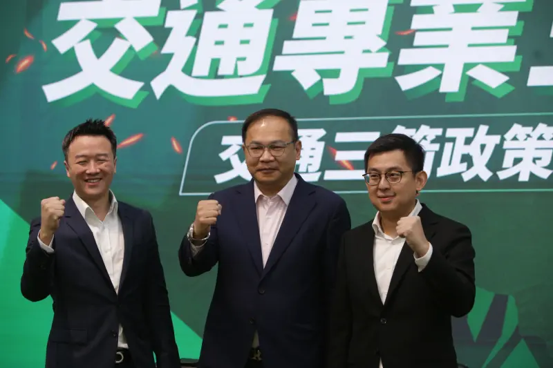 ▲民進黨發言人卓冠廷、政治評論員李正皓及民進黨不分區立委候選人王義川隨後發起的「搶救王義川行動」。（圖／翻攝自搶救王義川大兵臉書）