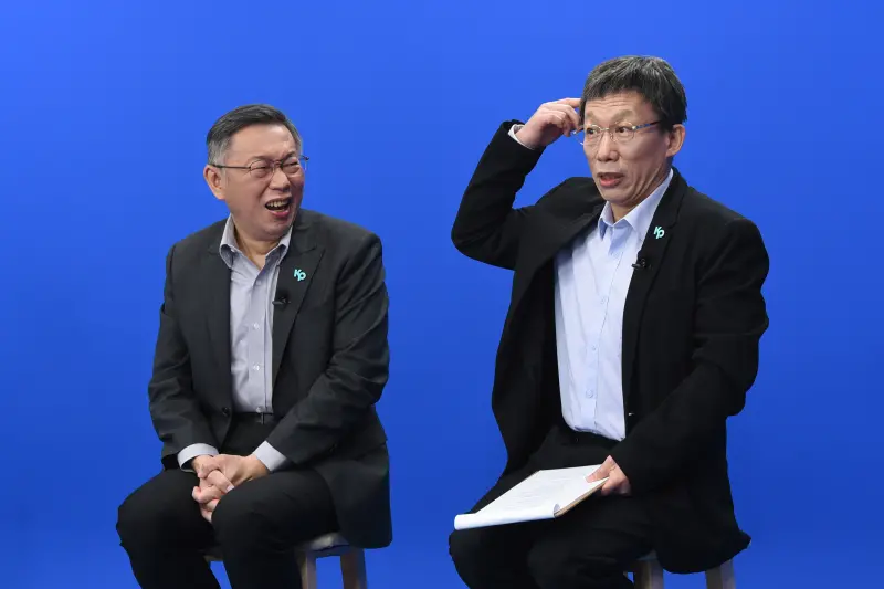 ▲柯文哲（左）稱郭子乾是分身第一人。（圖／Nownews影音處提供）