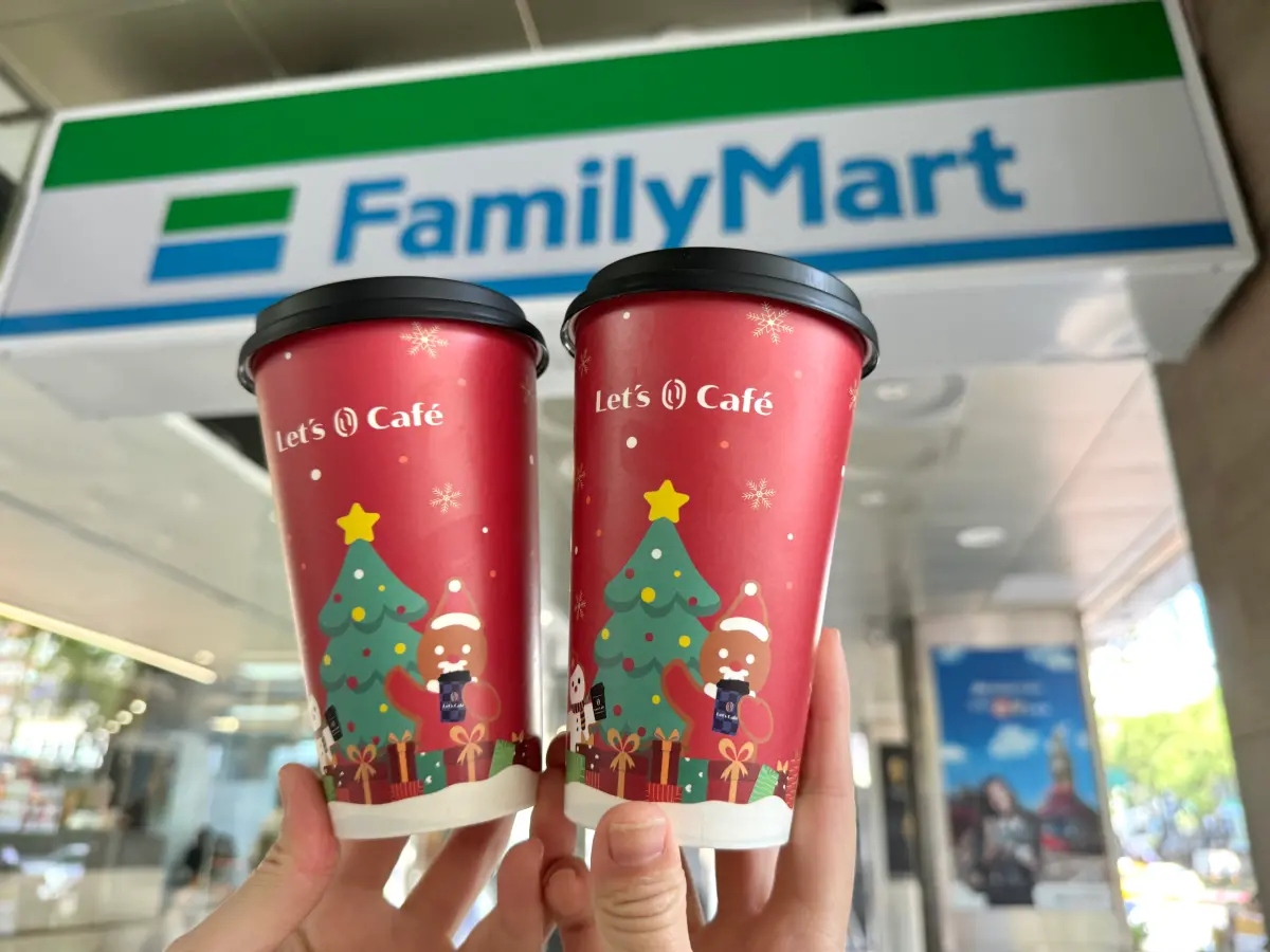 ▲全家今起慶祝35週年慶，美式咖啡免費增量，中杯價格喝大杯美式，大杯美式增量變特大杯（圖／記者鍾怡婷攝）
