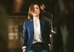 「香港視后」為公司賣命被捧成寶!佘詩曼扮《新聞女王》出意外