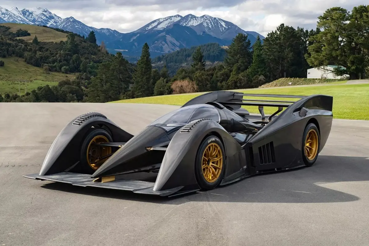 ▲ Rodin FZERO不到700公斤卻有1,176匹馬力 下壓力更達4,000公斤超驚人 