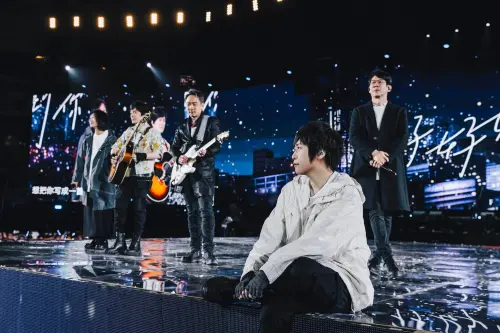 ▲BBC以Maroon 5和Coldplay形容五月天在華人世界的地位。(圖/翻攝自五月天臉書) ▲BBC以Maroon 5和Coldplay形容五月天在華人世界的地位。(圖/翻攝自五月天臉書)