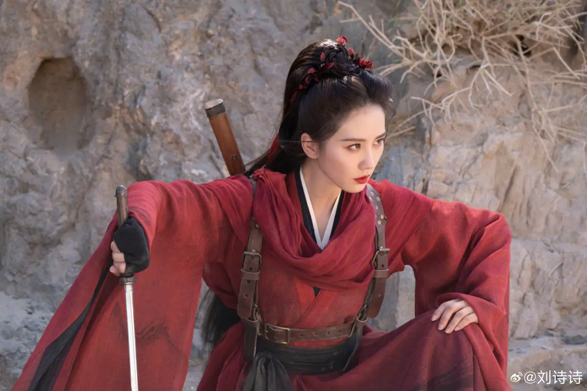 ▲劉詩詩在《一念關山》飾演武功高手相當吸睛，卻被網友爆料戲份被大刪，她在微博發文「一直都很清醒」意有所指。（圖／劉詩詩微博）