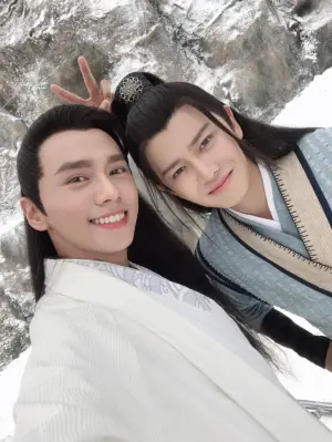 ▲郭昊鈞(左)與任嘉倫主演古裝劇《暮白首》拍攝花絮照。(圖/郭昊鈞提供) ▲郭昊鈞(左)與任嘉倫主演古裝劇《暮白首》拍攝花絮照。(圖/郭昊鈞提供)