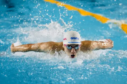 游泳亞錦賽／王冠閎亞錦賽100公尺蝶式摘金　台灣單日3面獎牌進帳
