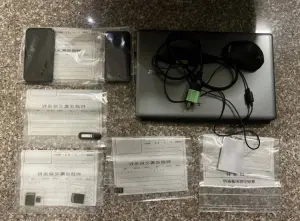警方查扣洪姓男子所有手機、電腦與隨身碟等物證。(圖/翻攝畫面) ▲警方查扣洪姓男子所有手機、電腦與隨身碟等物證。(圖/翻攝畫面)