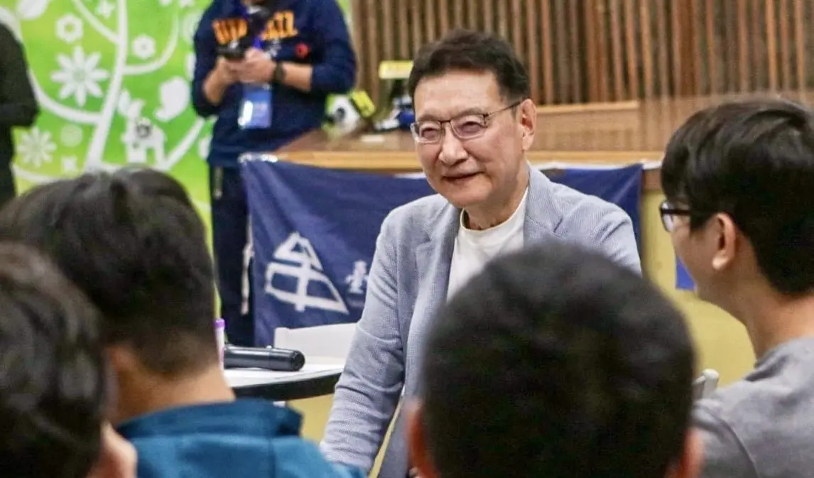 ▲趙少康日前出席母校台中一中學生主辦的「串連與青年之約」，與年輕學生對談。（圖／翻攝趙少康臉書）