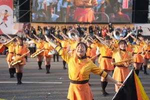 橘色旋風襲捲高雄！時代大道湧入8.5萬人　橘高校加碼演出成名曲
