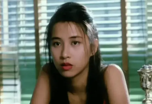 ▲港星麥家琪早年在電影中多半以率性、性感的形象出現，成為許多影迷心中的女神。（圖／翻攝自微博）