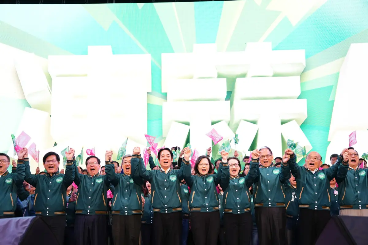 ▲游盈隆預估民進黨立委選情，丟10到14席可能性大，未來仍需視賴蕭配氣勢強弱，決定立委席次流失的程度。（圖／翻攝自賴清德臉書）