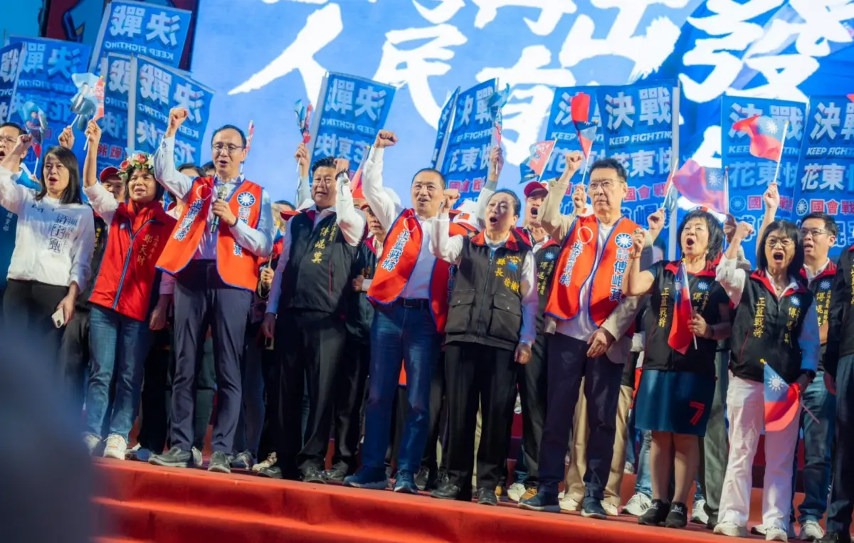 ▲侯友宜合體傅崐萁在花蓮造勢。（圖／侯辦提供）