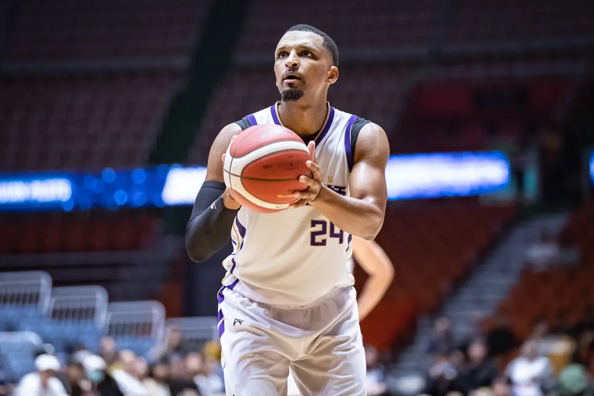 ▲新竹攻城獅今日在客場面對桃園領航猿靠著洋將艾夫伯攻下全場最高的37分，終場以98:81拿下首勝。（圖／PLG提供）