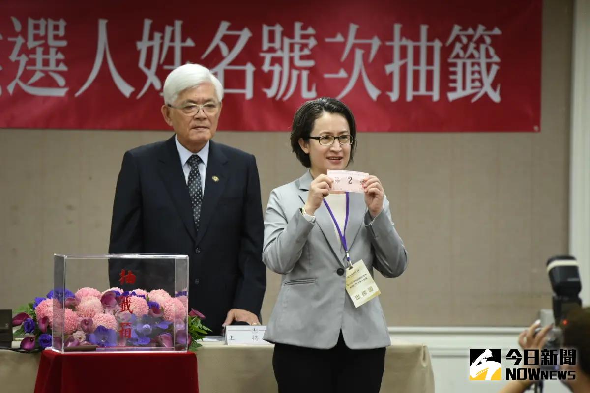 ▲民進黨副總統候選人蕭美琴抽出2號。（圖／記者陳明安攝，2023.12.11）