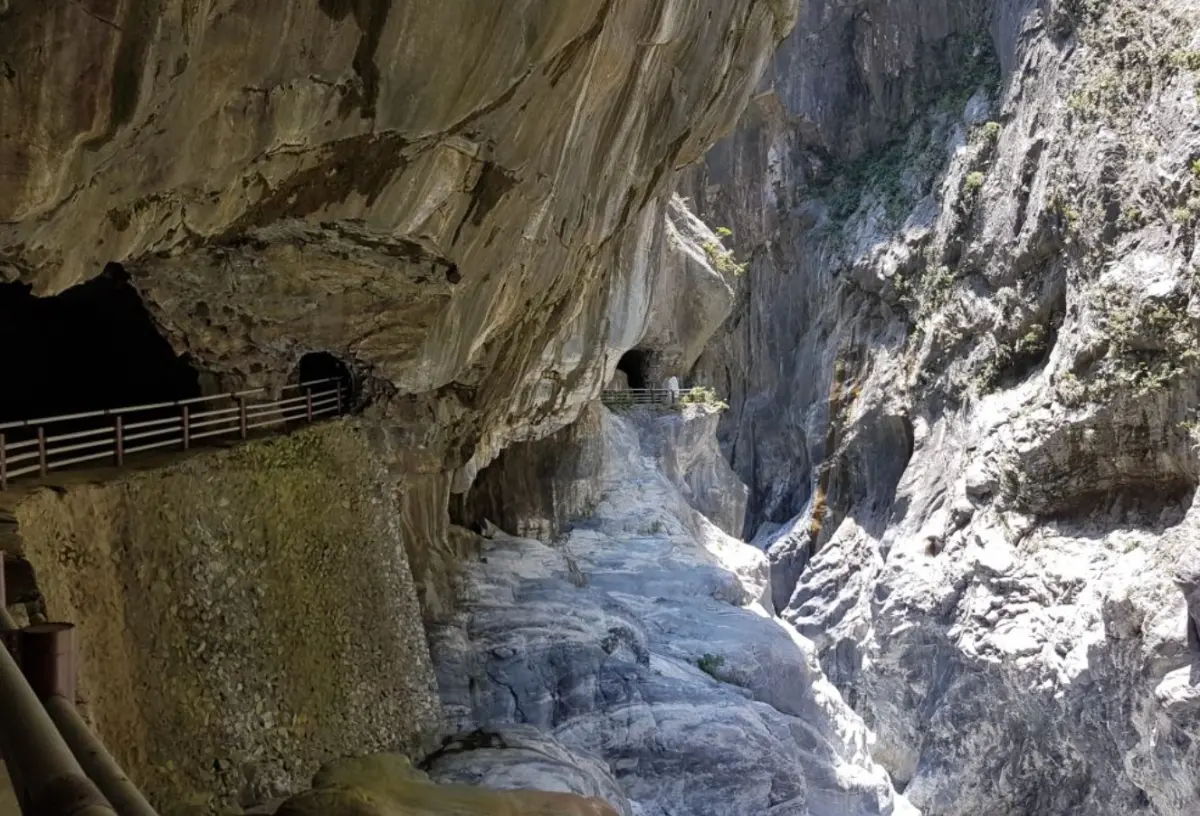 ▲花蓮太魯閣國家公園周邊有許多鬼斧神工的大自然美景，像是九曲洞就是不少人會朝聖的地點之一。（圖/太魯閣國家公園官網）
