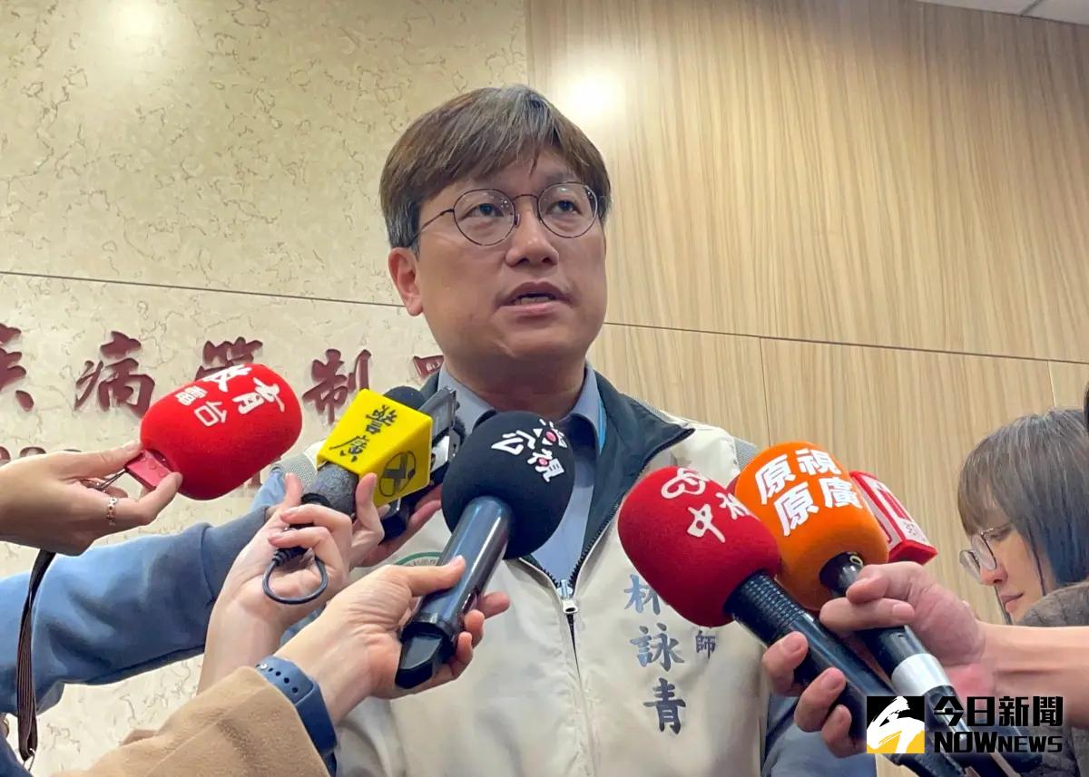 ▲衛福部疾管署今（20）日公布流感併發重症與新冠肺炎併發症病例。（圖／記者林志怡攝，2023.12.12）