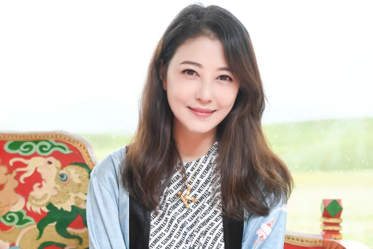 ▲周海媚被經紀公司、母親證實因病離世，過去她曾自述自己有「血小板低下」的老毛病，對此醫師也提醒，民眾若有5症狀前兆，務必儘速就醫。。（圖／周海媚工作室微博） 