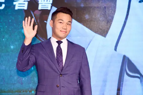 中職/「大王」王柏融加盟台鋼雄鷹!月薪近百萬 台灣野手最高薪