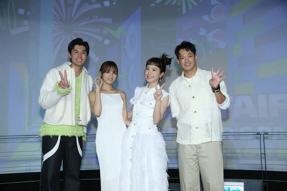 ▲Lulu（右二）連5度主持台北跨年，今年將和威廉（右）、風田（左）、朵拉一起搭檔。被問到黃子佼近況，Lulu表示「他都蠻好的」並替黃子佼謝謝大家的關心。（圖／記者吳翊緁攝）