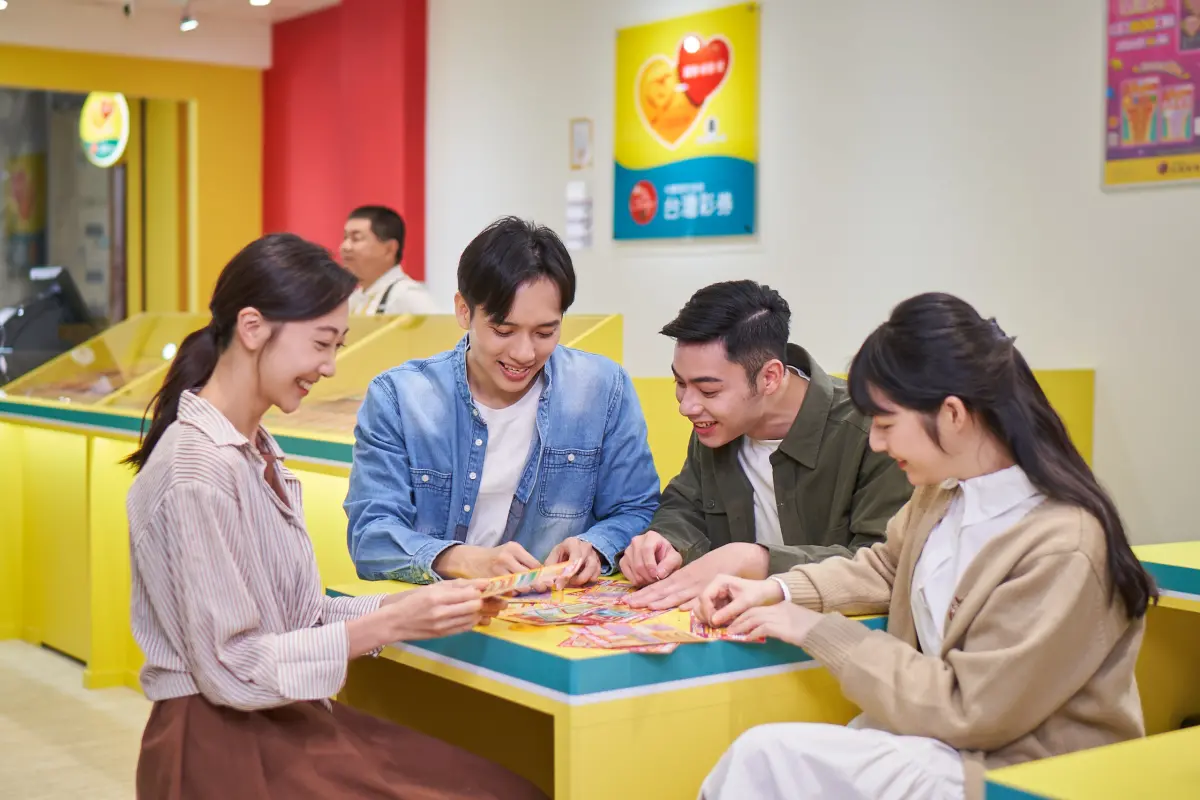 ▲台灣彩券祭出全3D動畫「開箱迎新」，宣告台灣彩券新風貌，投注站亦將以全新風貌迎接第5屆公益彩券，邁入下一個10年。（圖／台灣彩券提供）