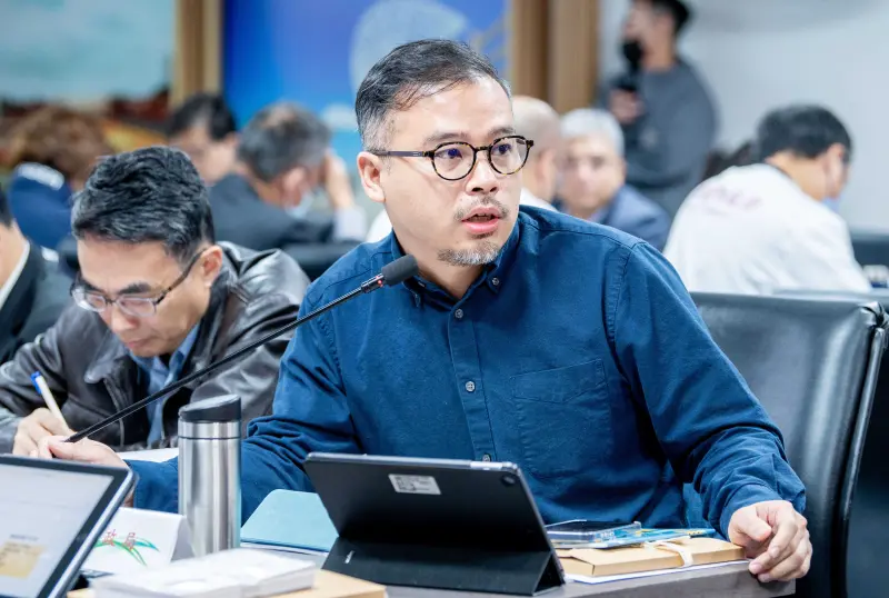 ▲都發局長江南志表示,財源是各地方政府興辦社會住宅相當困難之處,市府首先希望穩健引入民間資源,持續讓社宅普及化,也將透過修法來挹注住宅基金。(圖/桃園市政府提供)