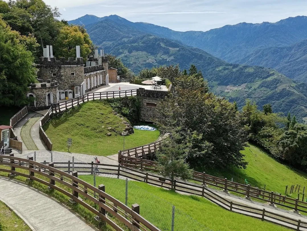 ▲南投清境農場過去是不少人要去農場類別景點首選，如今最強農場封號已經被取代。（圖/Google評論）