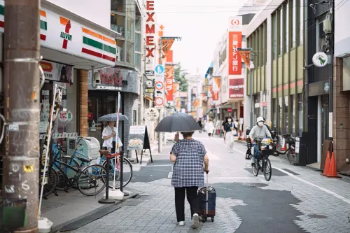 ▲日本有許多消費上的慣例，與台灣有著不小差別。近期日本作家吉岡桃太郎就提醒，日本超商「買一送一」跟台灣不同。（圖／取自Pakutaso）