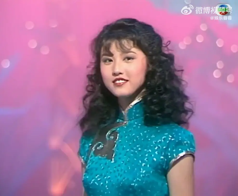 ▲周海媚遭父親惡整，擅自代她報名港姐選美比賽。（圖／翻攝TVB）