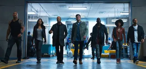 ▲傳奇美國動作電影系列《玩命關頭》登上Netflix，並一次在7月上架9部作品。（圖／《玩命關頭8》劇照）