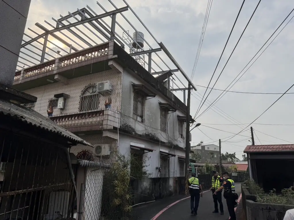 ▲一處位於屏東內埔鄉興義路上的工地，今（14）日上午9時許傳出一起工安意外。（圖／翻攝畫面）