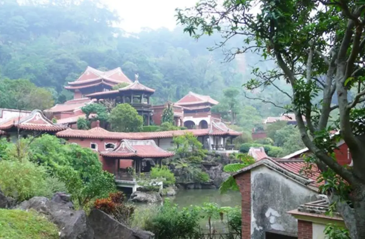▲依著山林而建的The One南園人文客棧，融合了江南庭園、閩式建築等風格建築群。（圖片來源／The One南園人文客棧）