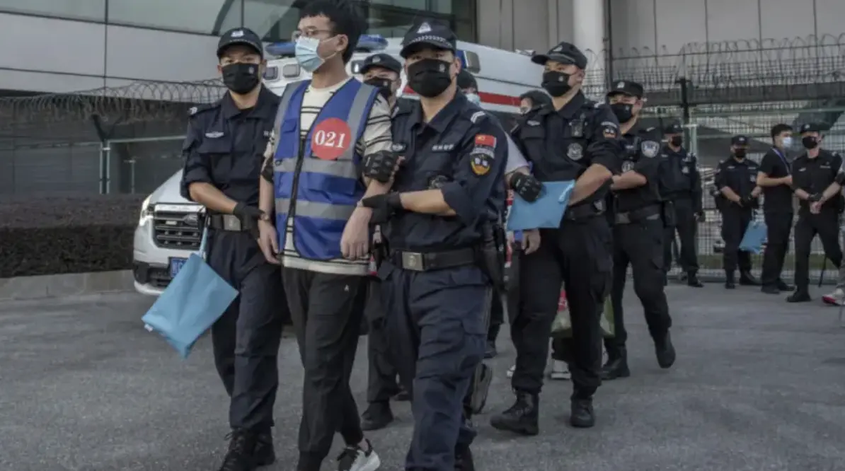 ▲菲律賓政府在14日驅逐180名中國公民，他們涉嫌從事網路詐騙和非法活動。 (圖／翻攝自臉書）