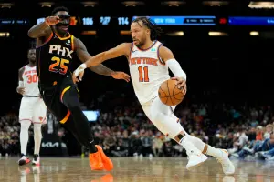 NBA/三星僅合體5分鐘就傳噩耗 Brunson轟50分、尼克129:122太陽
