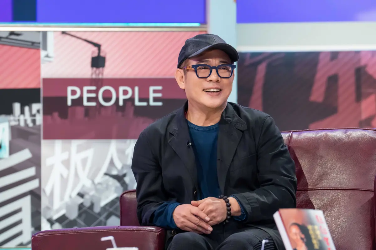 ▲李連杰（如圖）說自己送了新車給大女兒當結婚禮物，該車款被查出售價約125萬新台幣，以李連杰的財力來說，算是十分便宜，因此李連杰也被酸民開嗆小氣、摳門。（圖／TVBS提供）