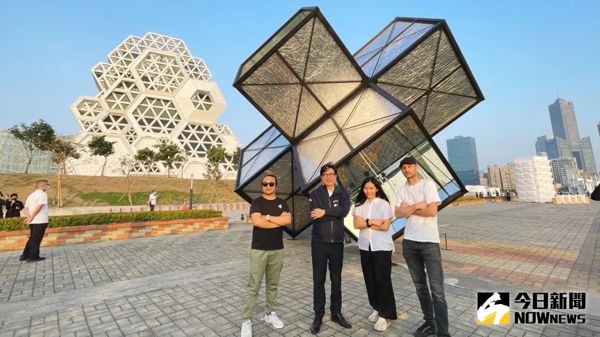 ▲2023高雄國際貨櫃藝術節即日起至2024年1月28日，於高雄港11號碼頭展出，市長陳其邁表示，貨櫃藝術節超越想像界線，展現高雄海港人的生命文化。（圖／記者陳美嘉攝）