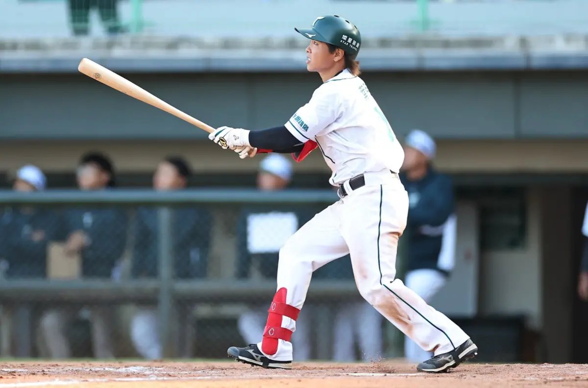 ▲台鋼雄鷹外野手葉保弟，近期因為「爆紅一粒魔性應援舞」一砲而紅，成為近期中職最熱門的話題，但他的棒球路其實相當坎坷。（圖／中職提供）