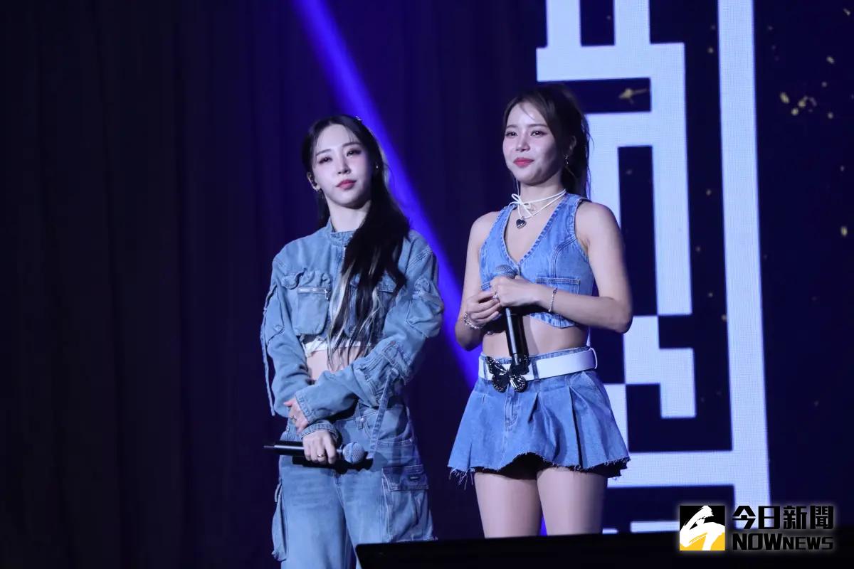 ▲MAMAMOO+頌樂、玟星（左）在高雄演唱會上大跳3遍台灣小學的《國民健康操》。（圖／讀者提供）