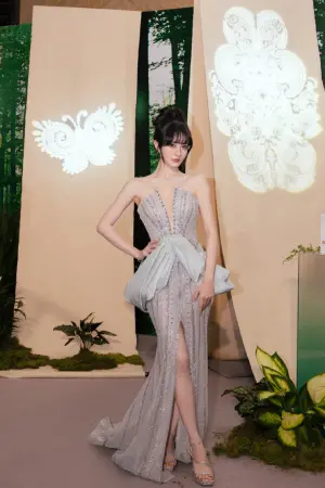 ▲▼徐璐當年在《後宮甄嬛傳》飾演甄嬛的妹妹,知名度大開。(圖/徐璐微博) ▲▼徐璐當年在《後宮甄嬛傳》飾演甄嬛的妹妹,知名度大開。(圖/徐璐微博)