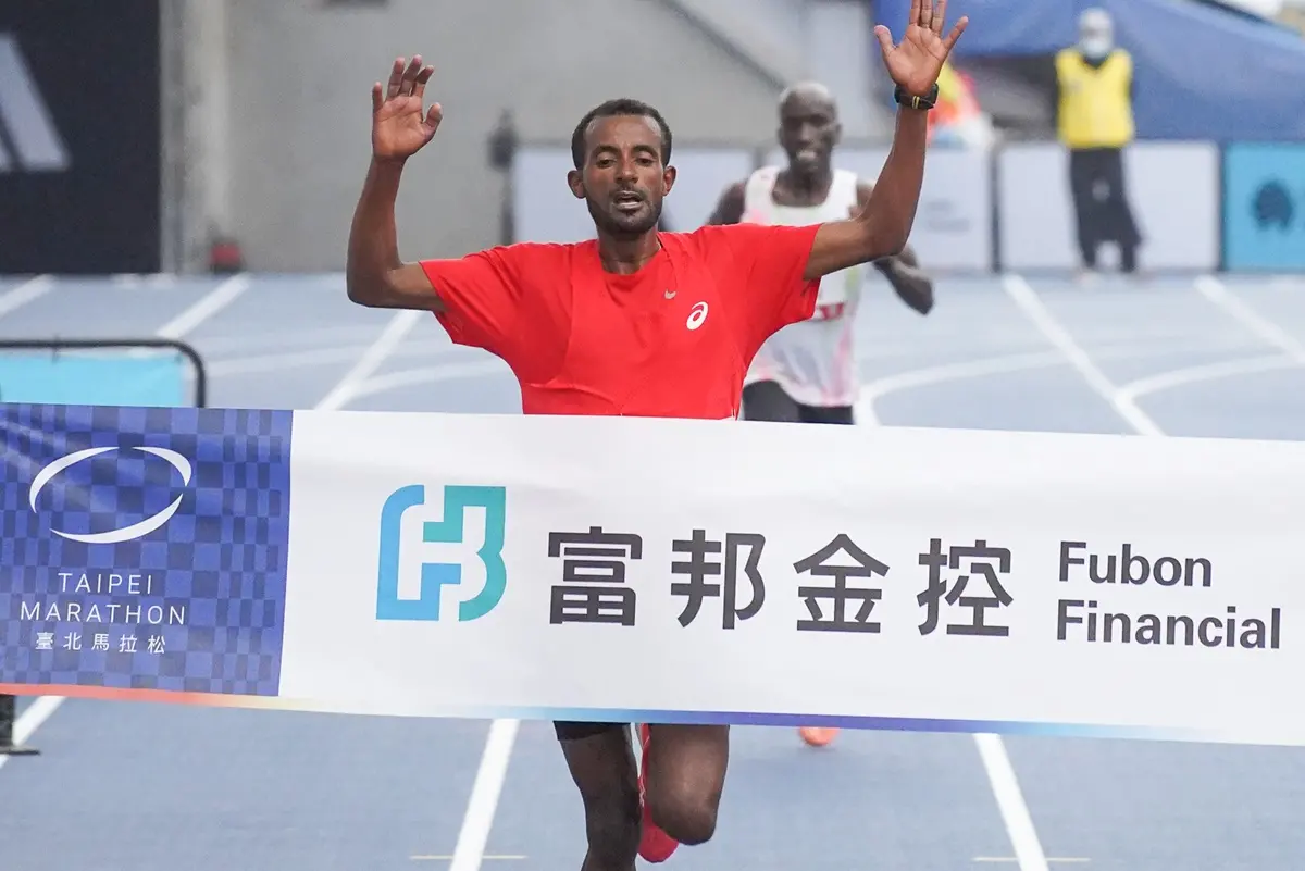 ▲屆台北馬男子組全馬冠軍為衣索比亞選手Dechasa Alemu Moreda，他的成績為2小時11分56秒。（圖／大漢行銷提供）